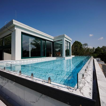 Villa Bauhaus Wellness Apartments 207 - Petiteplage Siofok Ngoại thất bức ảnh