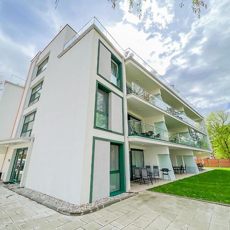 Villa Bauhaus Wellness Apartments 207 - Petiteplage Siofok Ngoại thất bức ảnh