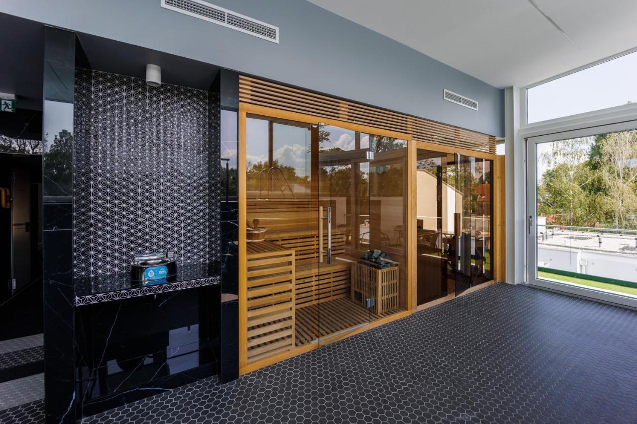 Villa Bauhaus Wellness Apartments 207 - Petiteplage Siofok Ngoại thất bức ảnh