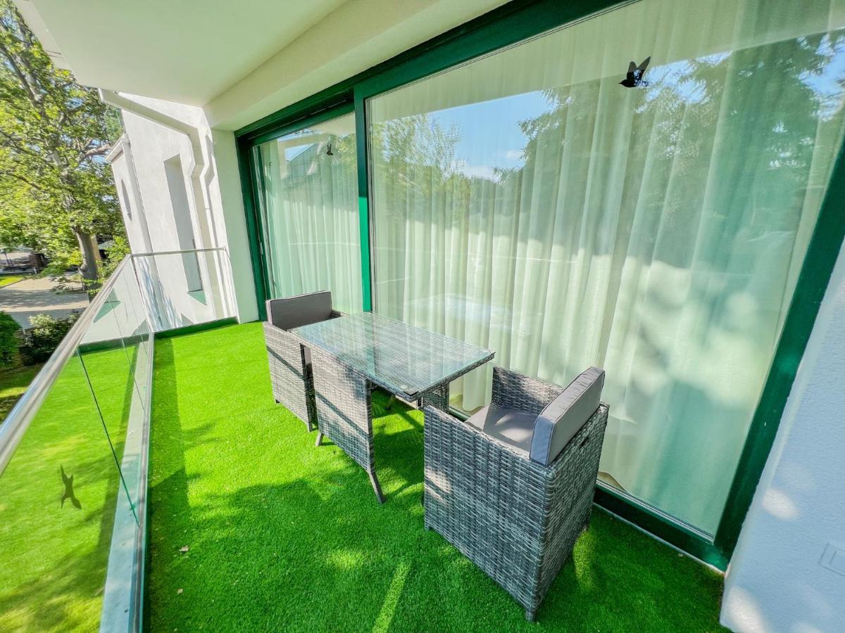 Villa Bauhaus Wellness Apartments 207 - Petiteplage Siofok Ngoại thất bức ảnh