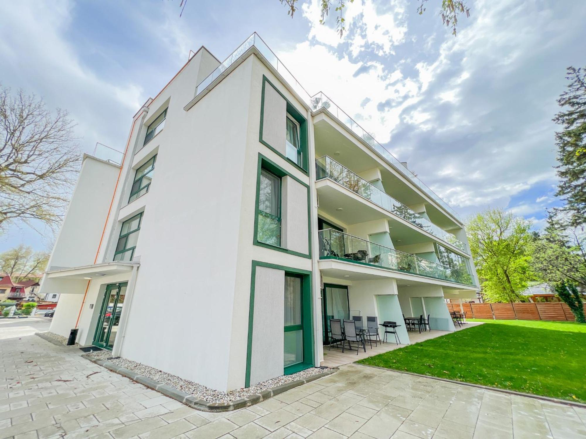 Villa Bauhaus Wellness Apartments 207 - Petiteplage Siofok Ngoại thất bức ảnh